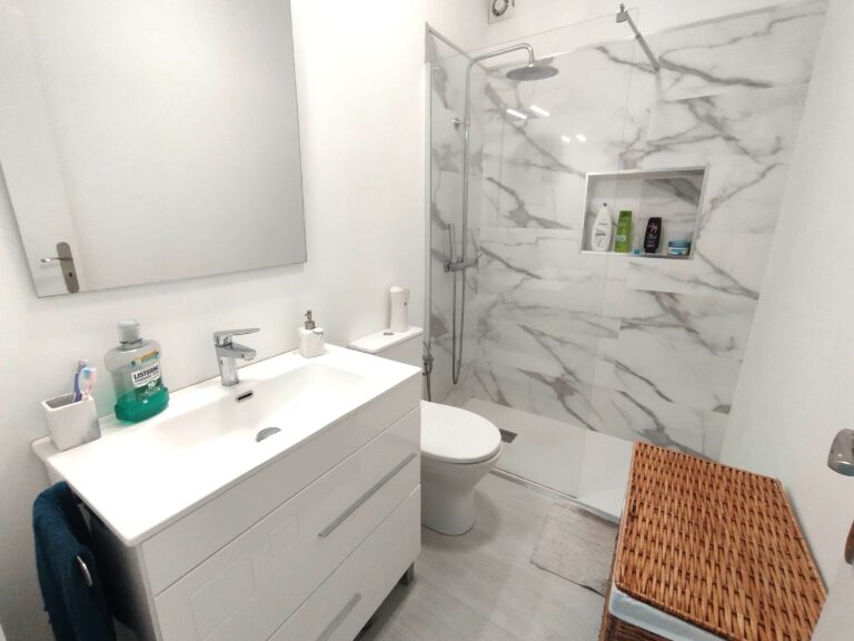 T2 Com Potencial de T3 | Muita Luz Natural | Remodelado | Excelente Oportunidade de Habitação ou Investimento